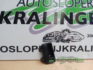 Gebruikte Handgreep Suzuki Swift (SF310/413) 1.0i Prijs € 24,99 Margeregeling aangeboden door Autosloperij Kralingen B.V.