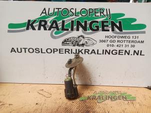 Gebruikte Benzinepomp Opel Vectra A (88/89) 1.8 i Prijs € 29,99 Margeregeling aangeboden door Autosloperij Kralingen B.V.