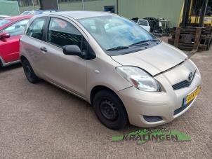 Gebruikte Scherm rechts-voor Toyota Yaris II (P9) 1.0 12V VVT-i Prijs € 99,99 Margeregeling aangeboden door Autosloperij Kralingen B.V.