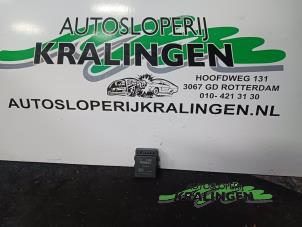 Gebruikte PDC Module Renault Megane II CC (EM) 1.6 16V Prijs € 74,99 Margeregeling aangeboden door Autosloperij Kralingen B.V.