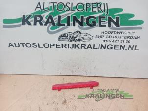 Gebruikte Extra Remlicht midden Mini Mini (R56) 1.6 16V Cooper Prijs € 24,93 Margeregeling aangeboden door Autosloperij Kralingen B.V.