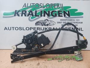 Gebruikte Ruitmechaniek 4Deurs links-voor Ford Galaxy (WGR) 2.3i 16V SEFI Prijs € 24,99 Margeregeling aangeboden door Autosloperij Kralingen B.V.