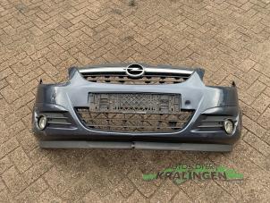 Gebruikte Voorbumper Opel Corsa D 1.4 16V Twinport Prijs € 149,98 Margeregeling aangeboden door Autosloperij Kralingen B.V.