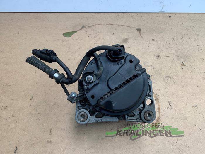 Dynamo van een Seat Ibiza III (6L1) 1.2 12V 2006