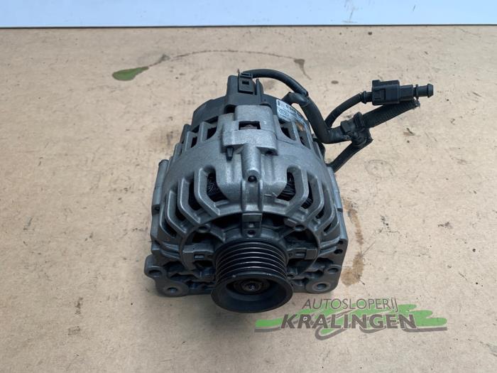 Dynamo van een Seat Ibiza III (6L1) 1.2 12V 2006