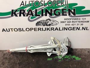 Gebruikte Ruitmechaniek 2Deurs rechts-voor Toyota Yaris (P1) 1.5 T Sport 16V VVT-i Prijs € 24,99 Margeregeling aangeboden door Autosloperij Kralingen B.V.