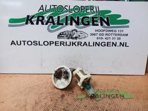 Gebruikte Benzinepomp Nissan Micra (K11) 1.0 L,LX 16V Prijs € 24,99 Margeregeling aangeboden door Autosloperij Kralingen B.V.