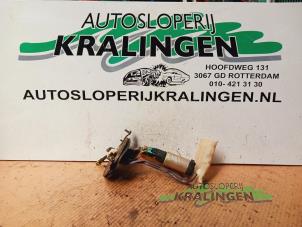 Gebruikte Benzinepomp Rover 600 (RH) 618 i,Si 16V Prijs op aanvraag aangeboden door Autosloperij Kralingen B.V.