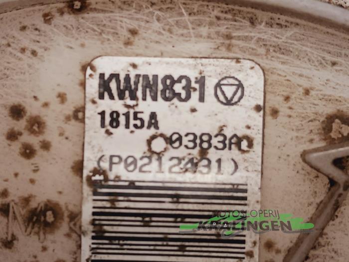 Benzinepomp van een Mazda 2 (NB/NC/ND/NE) 1.4 16V 2003