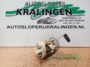 Gebruikte Benzinepomp Renault Twingo (C06) 1.2 SPi Phase I Prijs € 19,99 Margeregeling aangeboden door Autosloperij Kralingen B.V.