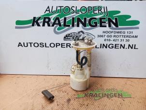 Gebruikte Benzinepomp Renault Laguna I (B56) 2.0 Prijs € 24,99 Margeregeling aangeboden door Autosloperij Kralingen B.V.