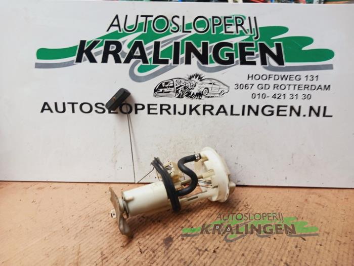 Gebruikte Benzinepomp Renault Laguna I (B56) 2.0 Prijs € 29,99 Margeregeling aangeboden door Autosloperij Kralingen B.V.