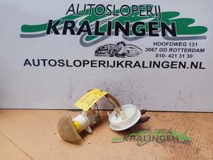 Gebruikte Benzinepomp Volkswagen Passat (3B2) 1.8 20V Prijs € 34,99 Margeregeling aangeboden door Autosloperij Kralingen B.V.
