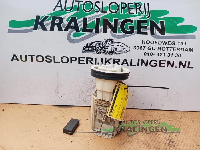 Gebruikte Benzinepomp Volkswagen Polo III (6N1) 1.4i 60 Prijs € 24,99 Margeregeling aangeboden door Autosloperij Kralingen B.V.