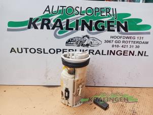 Gebruikte Benzinepomp Skoda Octavia (1U2) 1.6 GLX Prijs € 34,99 Margeregeling aangeboden door Autosloperij Kralingen B.V.