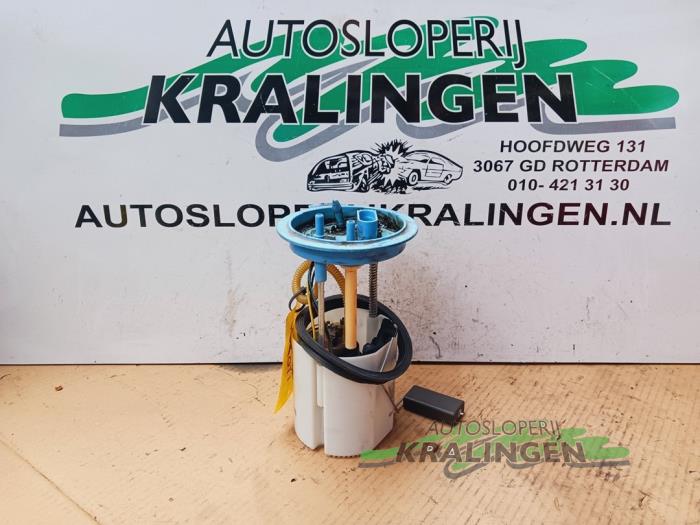 Gebruikte Benzinepomp Volkswagen Golf VI (5K1) 2.0 GTI 16V Prijs € 24,98 Margeregeling aangeboden door Autosloperij Kralingen B.V.