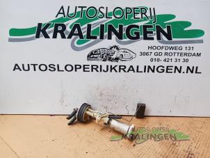 Gebruikte Benzinepomp Volkswagen Golf II (19E) 1.6 CD,CLD,GLD Prijs op aanvraag aangeboden door Autosloperij Kralingen B.V.