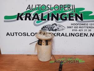 Gebruikte Benzinepomp Renault Clio II (BB/CB) 1.2 Prijs € 24,99 Margeregeling aangeboden door Autosloperij Kralingen B.V.