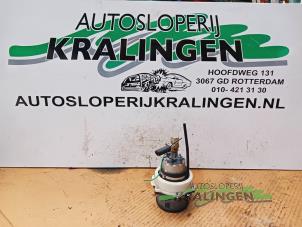 Gebruikte Benzinepomp Alfa Romeo 155 (167) 1.8 Twin Spark Prijs € 24,99 Margeregeling aangeboden door Autosloperij Kralingen B.V.