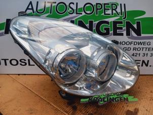 Gebruikte Koplamp rechts Opel Combo 1.3 CDTI 16V ecoFlex Prijs € 99,99 Margeregeling aangeboden door Autosloperij Kralingen B.V.