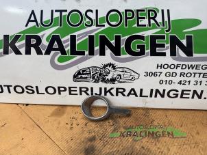 Gebruikte Afdekplaat mistlamp links Peugeot 208 I (CA/CC/CK/CL) 1.2 Vti 12V PureTech 82 Prijs € 14,99 Margeregeling aangeboden door Autosloperij Kralingen B.V.