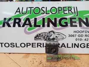 Gebruikte Licht Schakelaar Volvo V40 (VW) 1.8 16V Prijs € 49,99 Margeregeling aangeboden door Autosloperij Kralingen B.V.