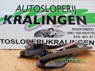 Gebruikte Veiligheidsgordel links-voor Volvo V40 (VW) 1.8 16V Prijs op aanvraag aangeboden door Autosloperij Kralingen B.V.