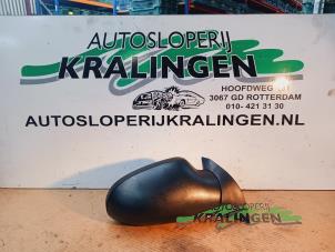 Gebruikte Buitenspiegel rechts Mercedes A (W168) 1.4 A-140 Prijs op aanvraag aangeboden door Autosloperij Kralingen B.V.