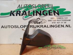 Gebruikte Spiegel Buiten links Hyundai Matrix 1.6 16V Prijs € 29,99 Margeregeling aangeboden door Autosloperij Kralingen B.V.
