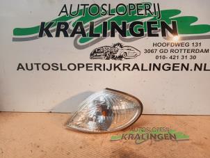 Gebruikte Pinker links Nissan Almera (N16) 1.5 16V Prijs € 14,99 Margeregeling aangeboden door Autosloperij Kralingen B.V.