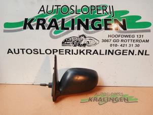 Gebruikte Spiegel Buiten links Nissan Micra (K11) 1.3 LX,SLX 16V Prijs op aanvraag aangeboden door Autosloperij Kralingen B.V.