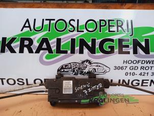 Gebruikte Handrem motor Renault Grand Scénic II (JM) 2.0 16V Prijs € 194,99 Margeregeling aangeboden door Autosloperij Kralingen B.V.