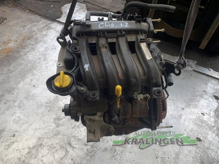 Gebruikte Motor Renault Clio II (BB/CB) 1.2 16V Prijs € 299,99 Margeregeling aangeboden door Autosloperij Kralingen B.V.