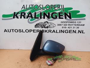 Gebruikte Buitenspiegel links Fiat Stilo (192A/B) 1.4 16V Prijs op aanvraag aangeboden door Autosloperij Kralingen B.V.