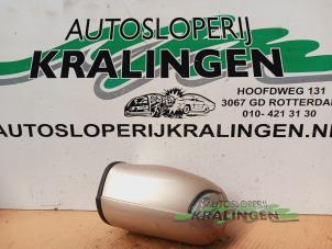 Gebruikte Spiegel Buiten links Mercedes E (W210) 2.2 E-200 CDI 16V Prijs € 49,99 Margeregeling aangeboden door Autosloperij Kralingen B.V.