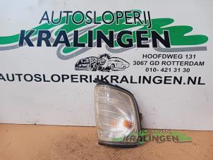 Gebruikte Richtingaanwijzer rechts Mercedes E (W124) 2.0 200 E Prijs op aanvraag aangeboden door Autosloperij Kralingen B.V.