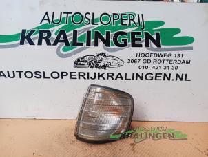 Gebruikte Knipperlicht links Mercedes S (W126) 260 SE Prijs € 14,99 Margeregeling aangeboden door Autosloperij Kralingen B.V.