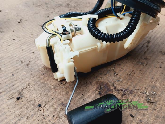 Benzinepomp van een Honda Civic (ES) 1.3 16V VTEC-i IMA 2004