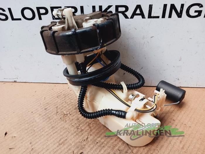 Benzinepomp van een Honda Civic (ES) 1.3 16V VTEC-i IMA 2004