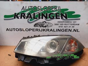 Gebruikte Koplamp links Renault Megane II CC (EM) 2.0 16V Prijs € 149,99 Margeregeling aangeboden door Autosloperij Kralingen B.V.