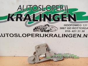 Gebruikte Fitting Achterlicht rechts Jaguar S-type (X200) 3.0 V6 24V Prijs € 19,99 Margeregeling aangeboden door Autosloperij Kralingen B.V.