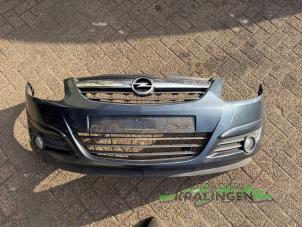 Gebruikte Voorbumper Opel Corsa D 1.2 16V Prijs € 199,99 Margeregeling aangeboden door Autosloperij Kralingen B.V.