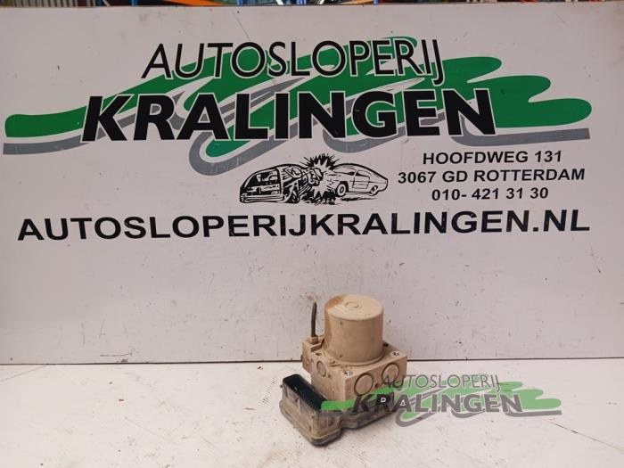 Gebruikte ABS Pomp Hyundai i10 (F5) 1.0i 12V Prijs € 38,00 Margeregeling aangeboden door Autosloperij Kralingen B.V.