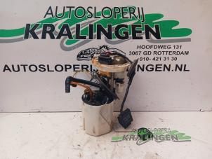 Gebruikte Benzinepomp Volkswagen Passat Variant (3C5) 2.0 FSI 16V Prijs € 74,99 Margeregeling aangeboden door Autosloperij Kralingen B.V.