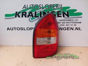 Gebruikte Achterlicht rechts Opel Zafira (F75) 1.6 16V Prijs € 9,99 Margeregeling aangeboden door Autosloperij Kralingen B.V.