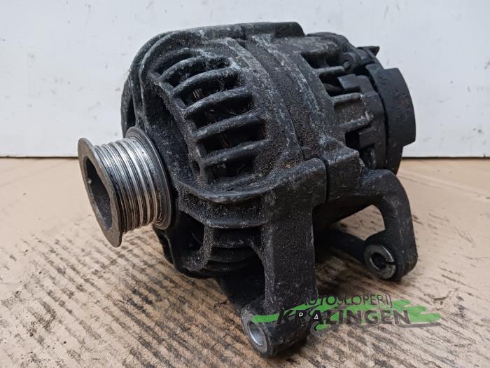 Dynamo van een Opel Astra G (F08/48) 2.0 Di 16V 1998