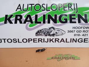 Gebruikte Injector (benzine injectie) Opel Zafira (M75) 2.2 16V Direct Ecotec Prijs € 74,99 Margeregeling aangeboden door Autosloperij Kralingen B.V.