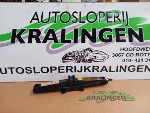 Gebruikte Krik Opel Zafira (M75) 2.2 16V Direct Ecotec Prijs € 49,99 Margeregeling aangeboden door Autosloperij Kralingen B.V.