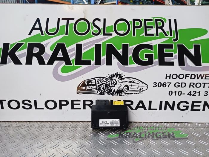 Gebruikte Computer cabriokap Peugeot 307 CC (3B) 2.0 16V Prijs € 59,99 Margeregeling aangeboden door Autosloperij Kralingen B.V.