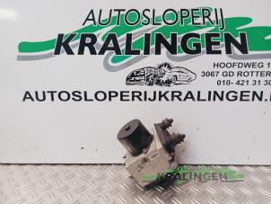 Gebruikte ABS Pomp Volkswagen Passat Variant (3C5) 2.0 FSI 16V Prijs € 49,99 Margeregeling aangeboden door Autosloperij Kralingen B.V.